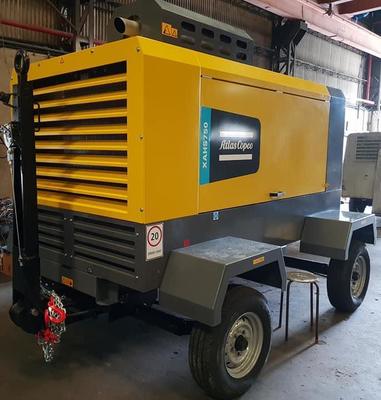 XAHS750 เครื่องปรับอากาศพกพา 12 Bar 21 M3/min เครื่องยนต์ Cummins